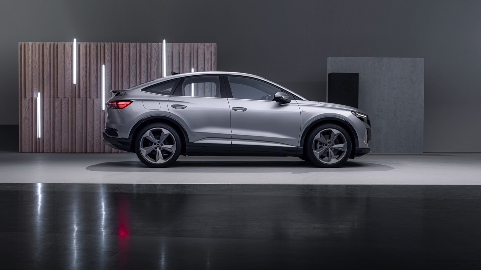 Audi_Q4_e-tron_Sportback_2021-11