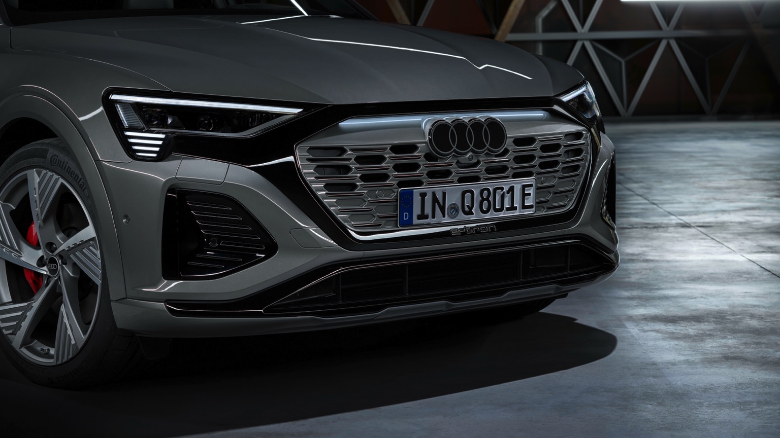 Audi_Q8-etron-2023-35