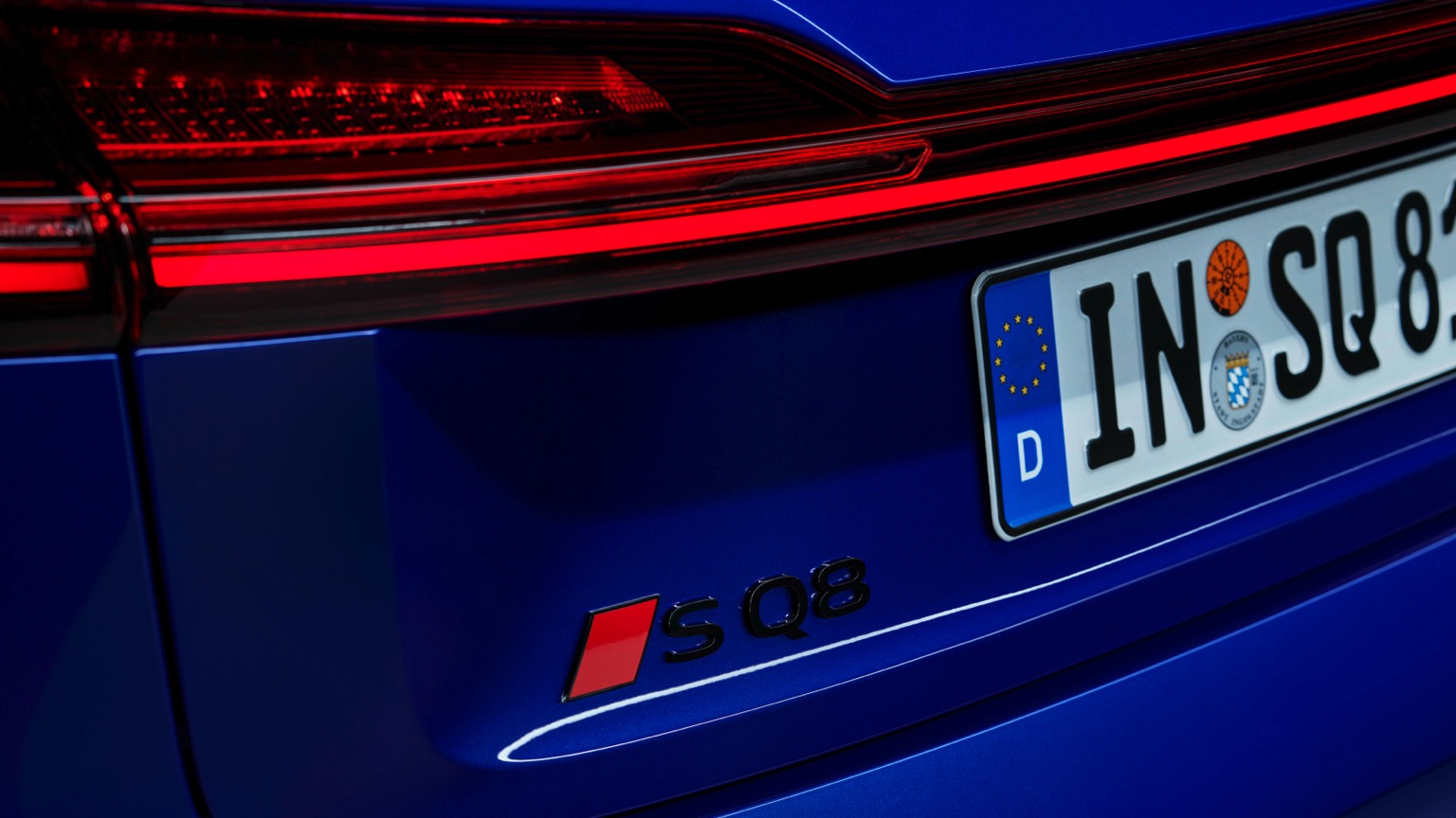 Audi_SQ8-Sportback-etron-2023-42