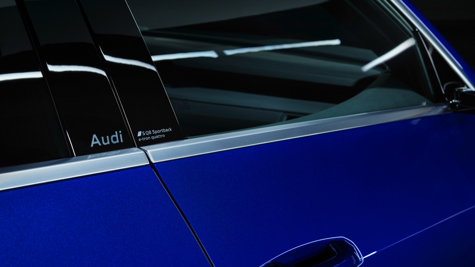 Audi_SQ8-Sportback-etron-2023-43