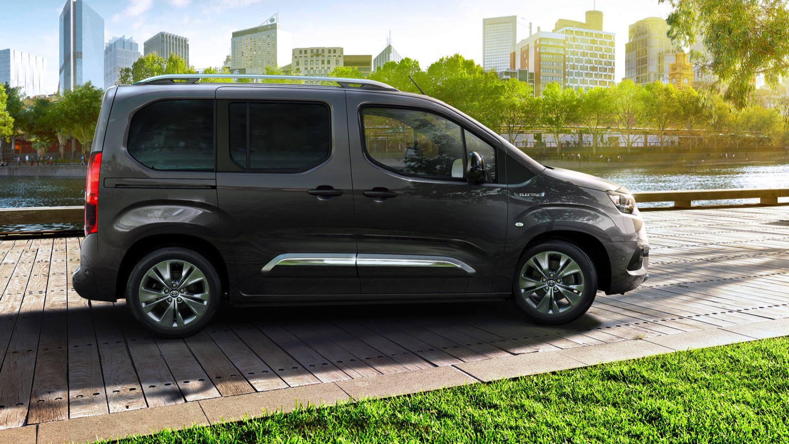 Toyota_Proace_City_Verso_Electric-2