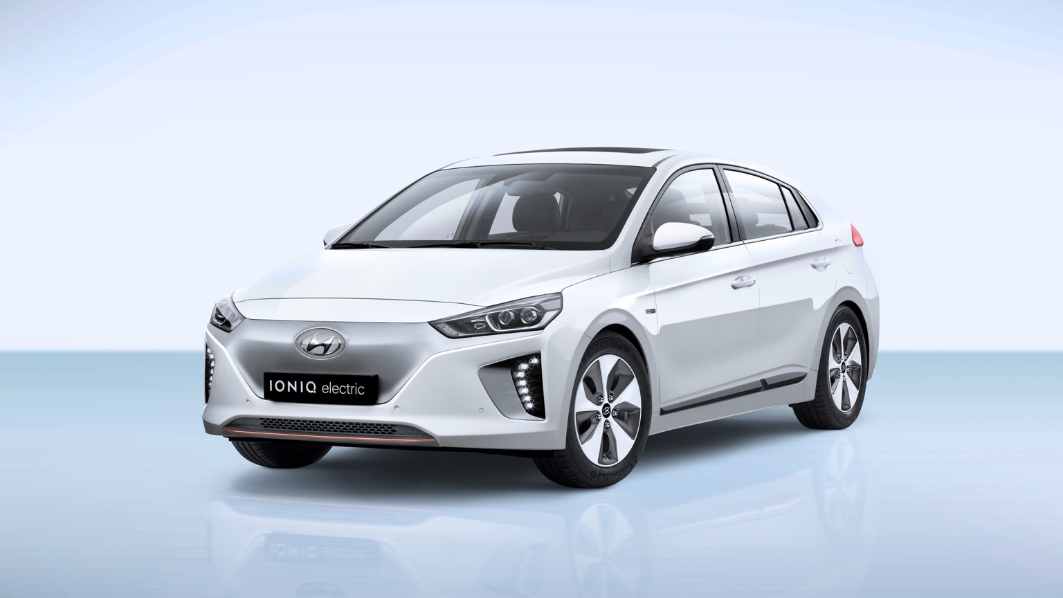 Hyundai_IONIQ_Electric-1