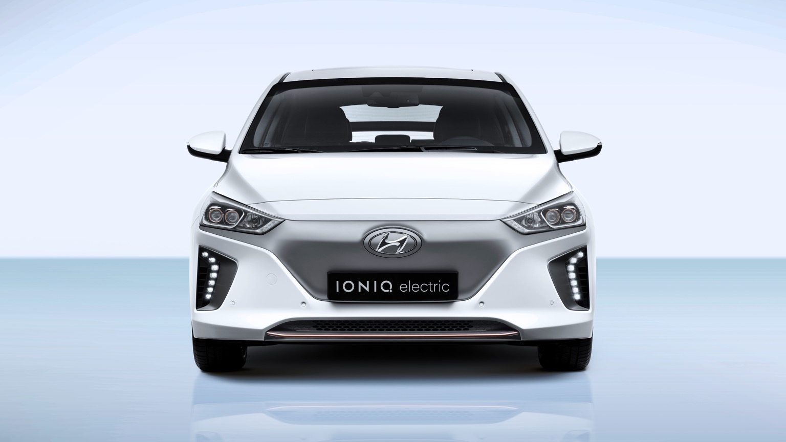 Hyundai_IONIQ_Electric-2