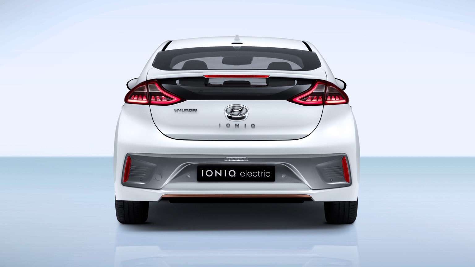 Hyundai_IONIQ_Electric-4