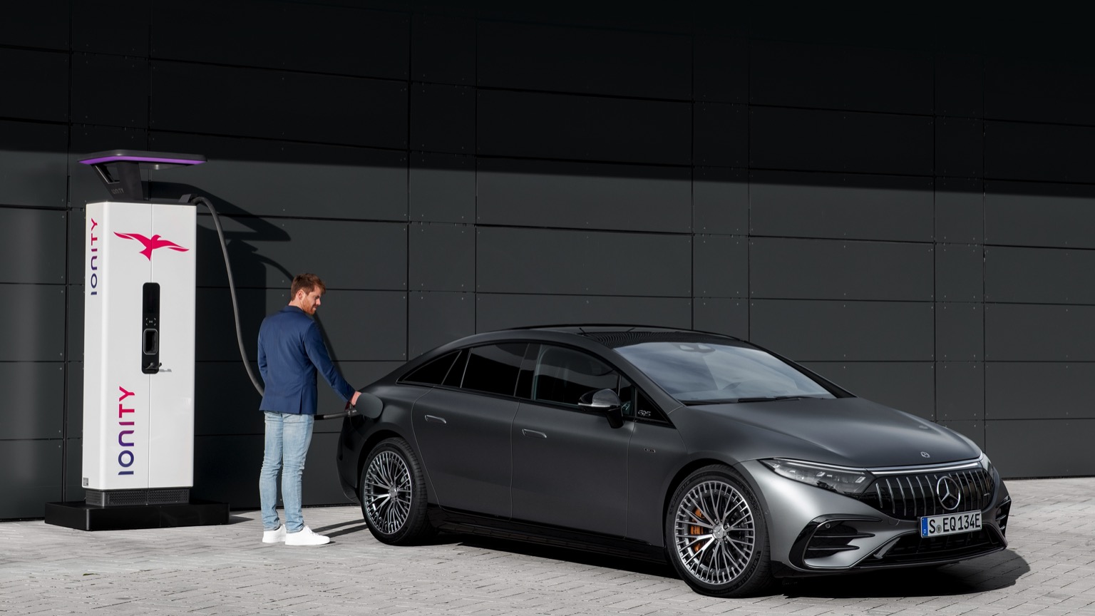 Mercedes_EQS_AMG_2021-10
