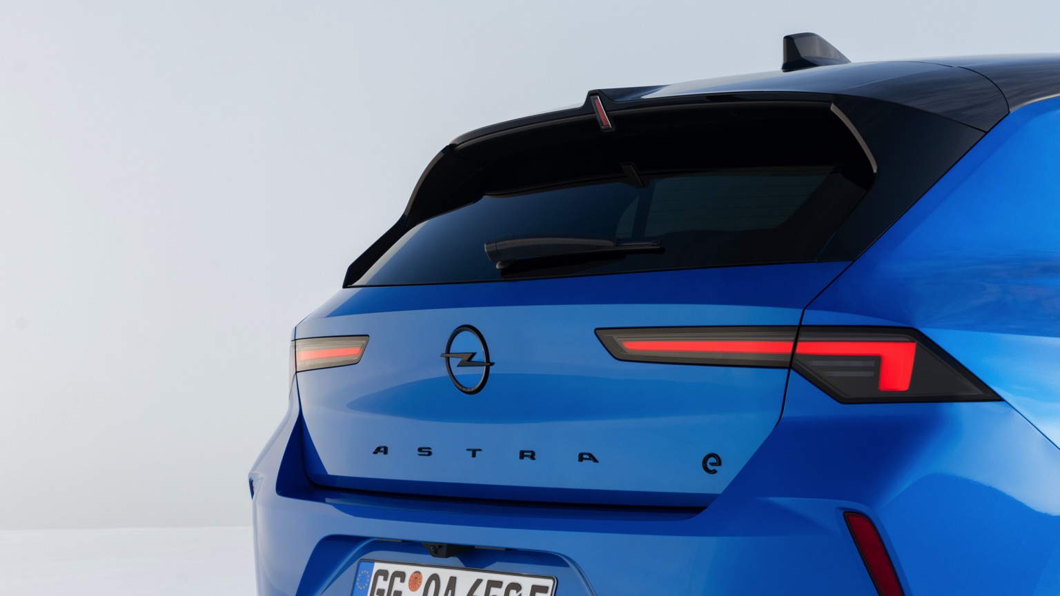 Opel_Astra_Electric-7