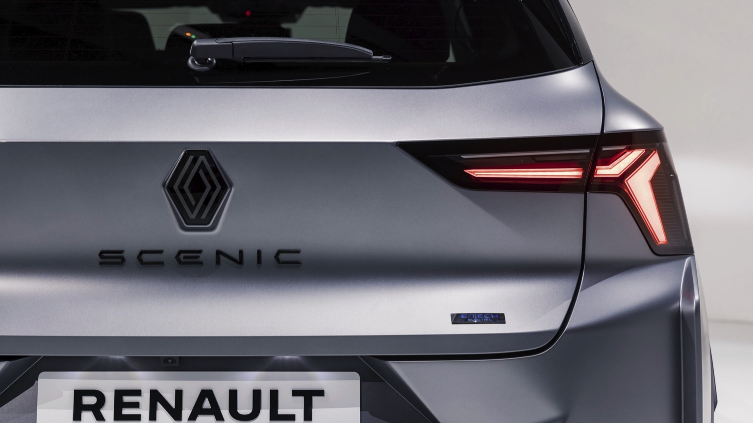 Renault_Scenic_ETech-34