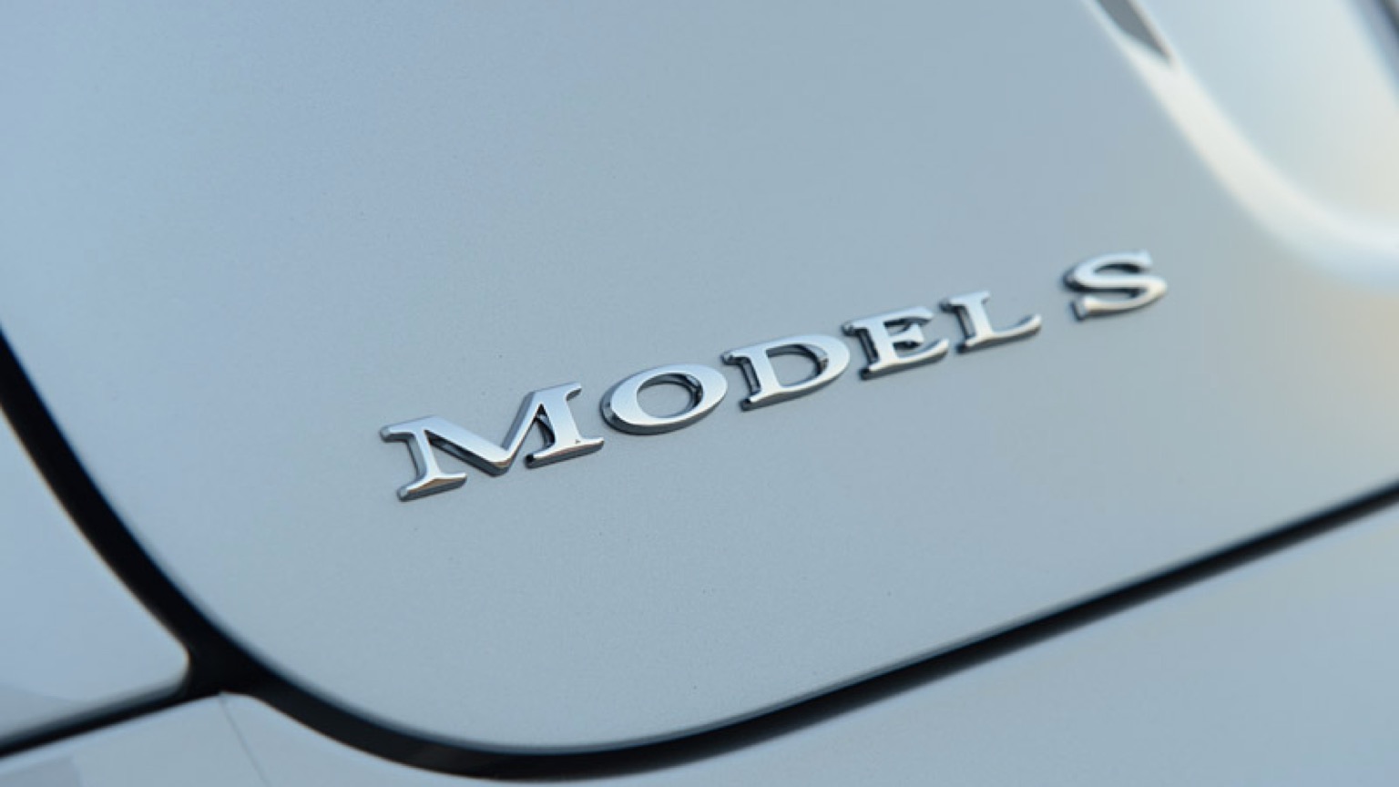 Tesla_Model_S_2016-37